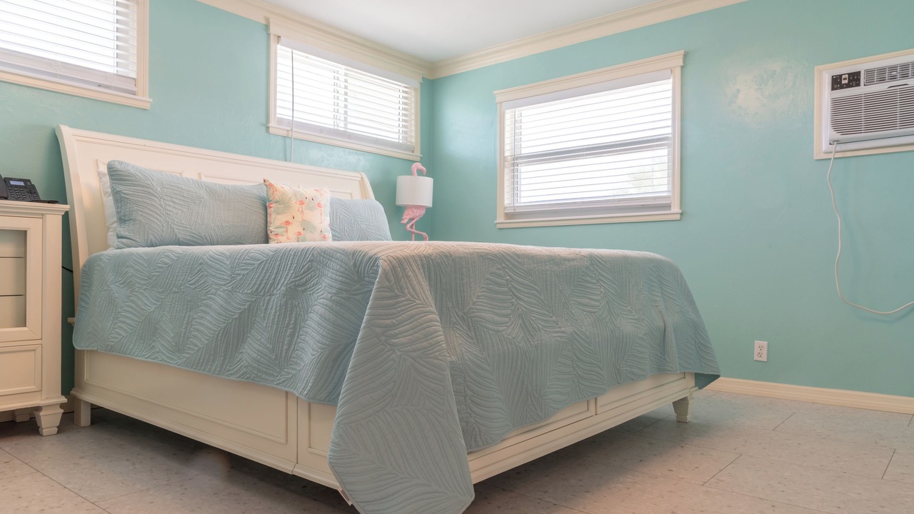 Photo of Bedroom in Mid Island