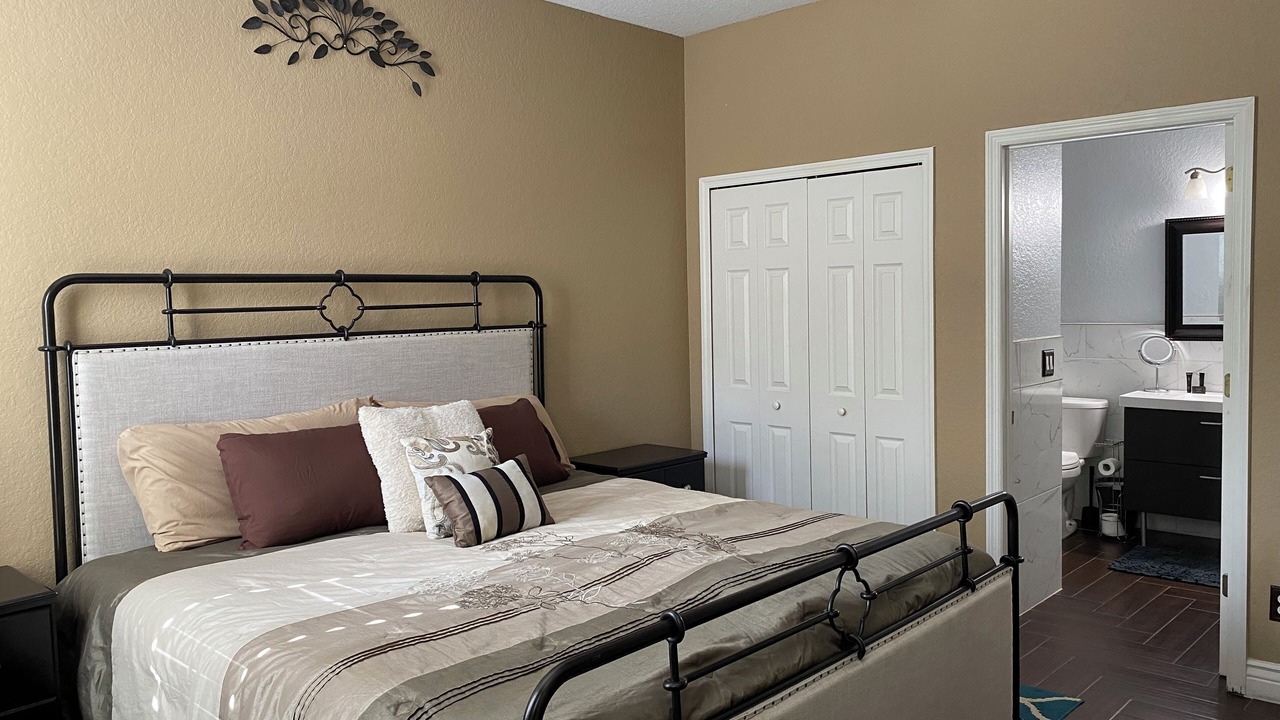 Photo of Bedroom in Regal Palms