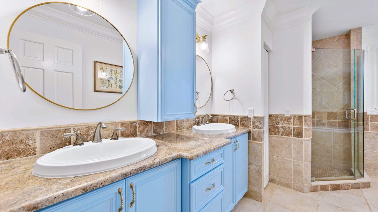 Photo of Bathroom in Biggar
