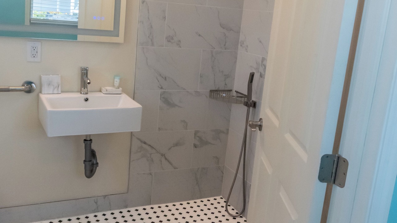 Photo of Bathroom in Mid Island