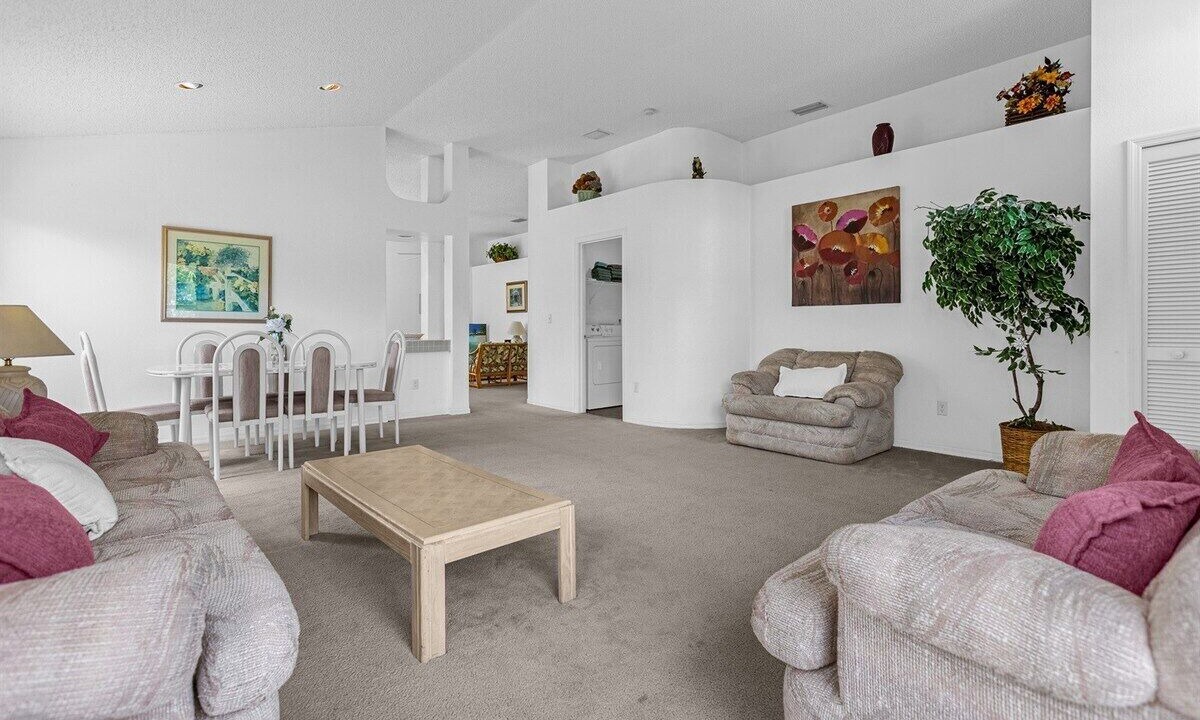 Photo of Livingroom in Lindfields