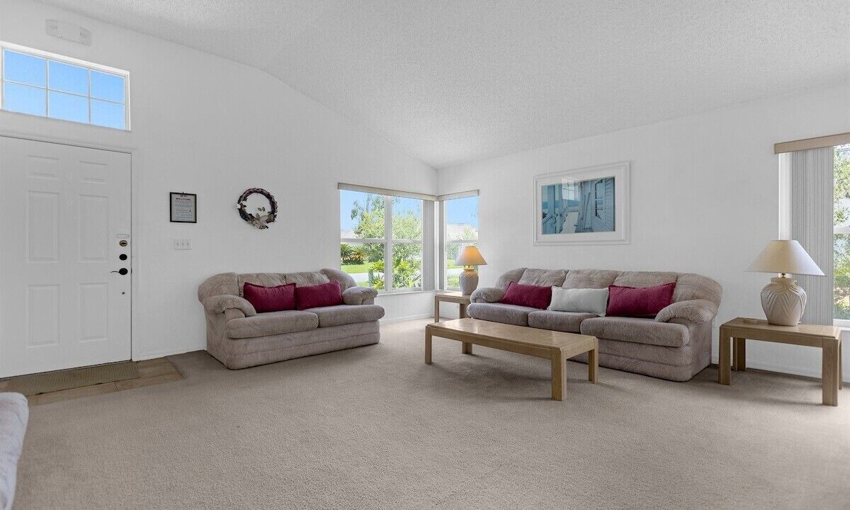 Photo of Livingroom in Lindfields