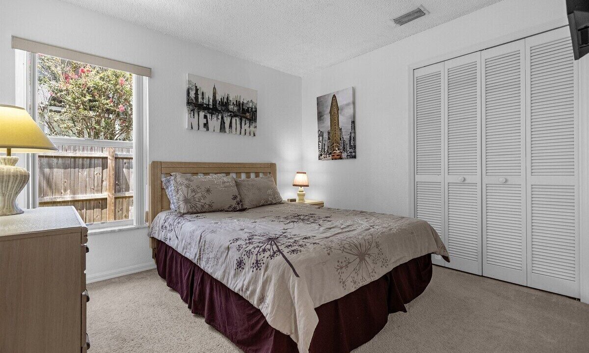 Photo of Bedroom in Lindfields
