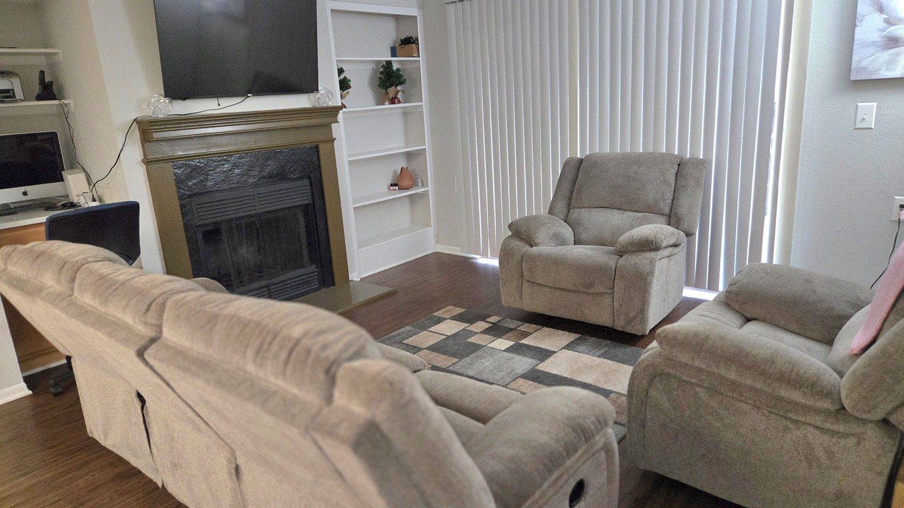 Photo of Livingroom in Gaithersburg
