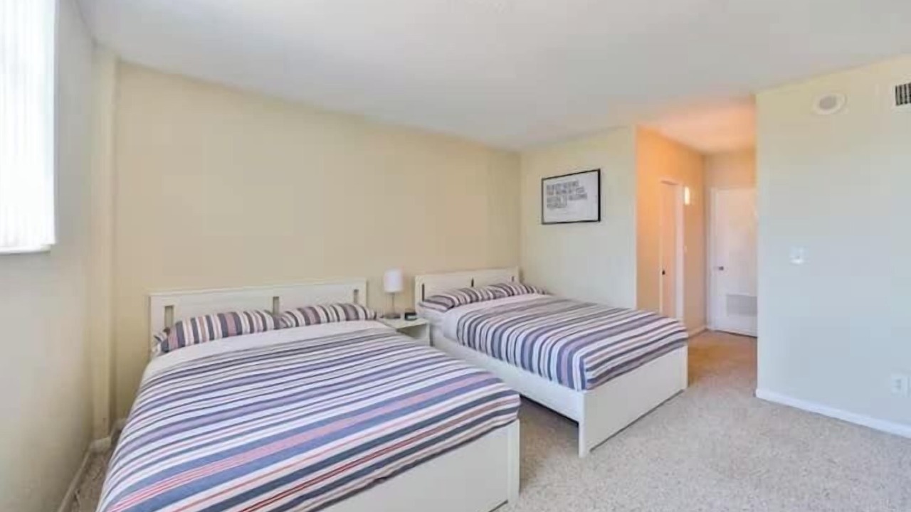 Photo of Bedroom in Golden Beach