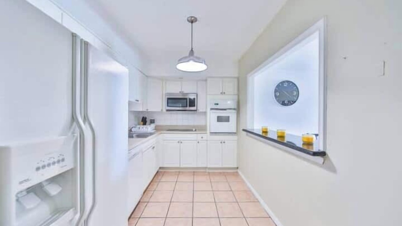Photo of Kitchen in Golden Beach