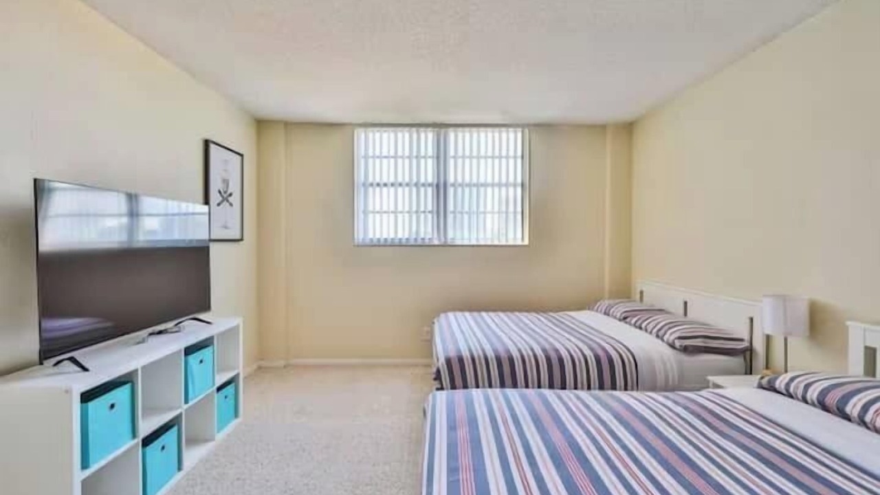 Photo of Bedroom in Golden Beach