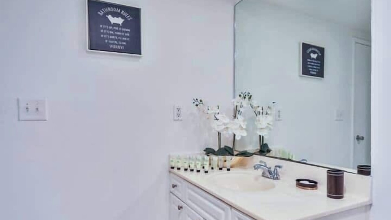 Photo of Bathroom in Golden Beach