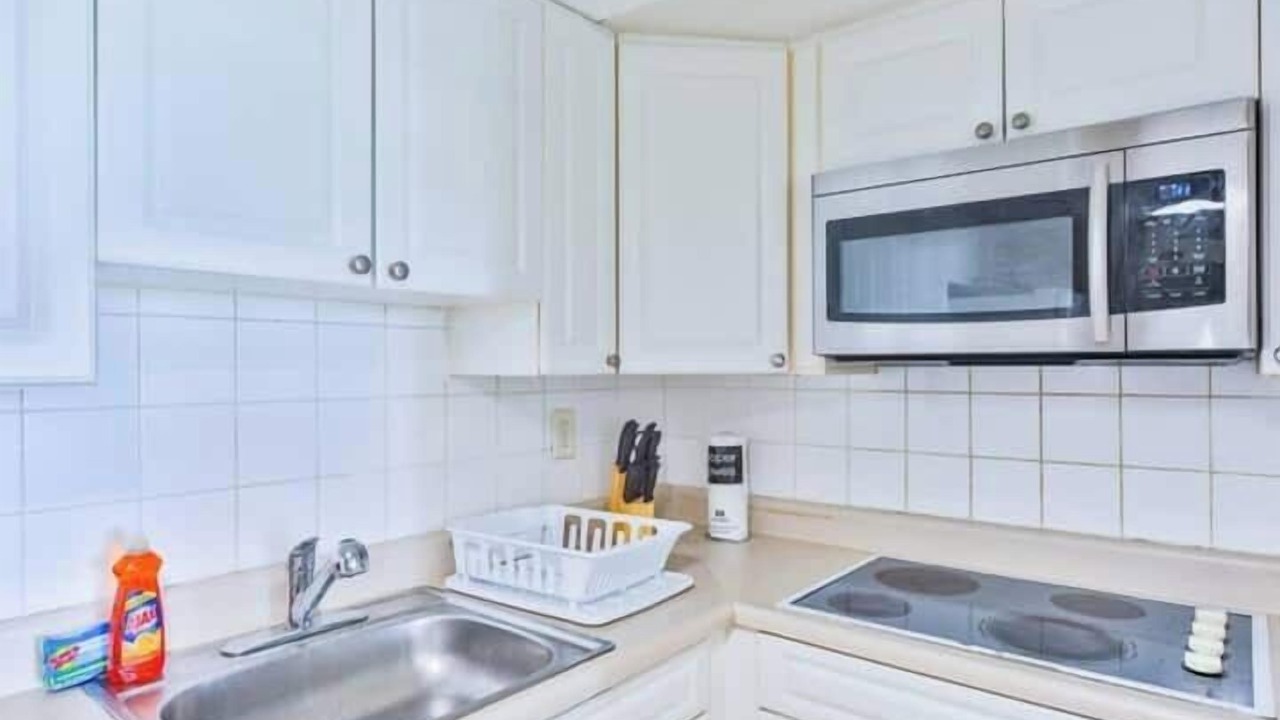 Photo of Kitchen in Golden Beach