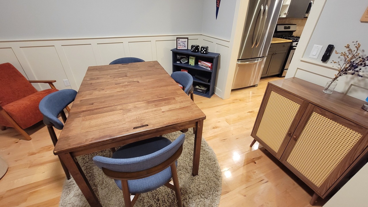 Photo of Bedroom in Depot Bench