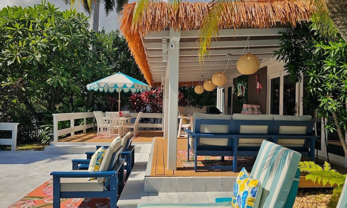 Photo of Patio Balcony in Harbour Inlet