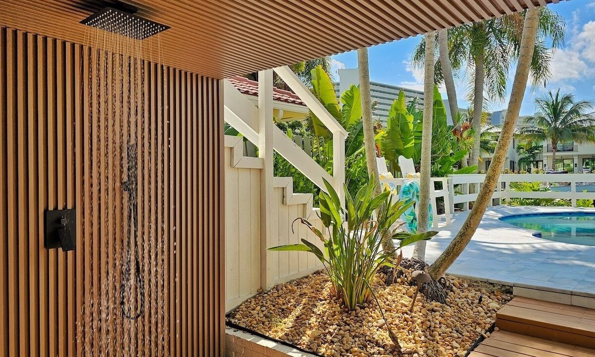 Photo of Patio Balcony in Harbour Inlet