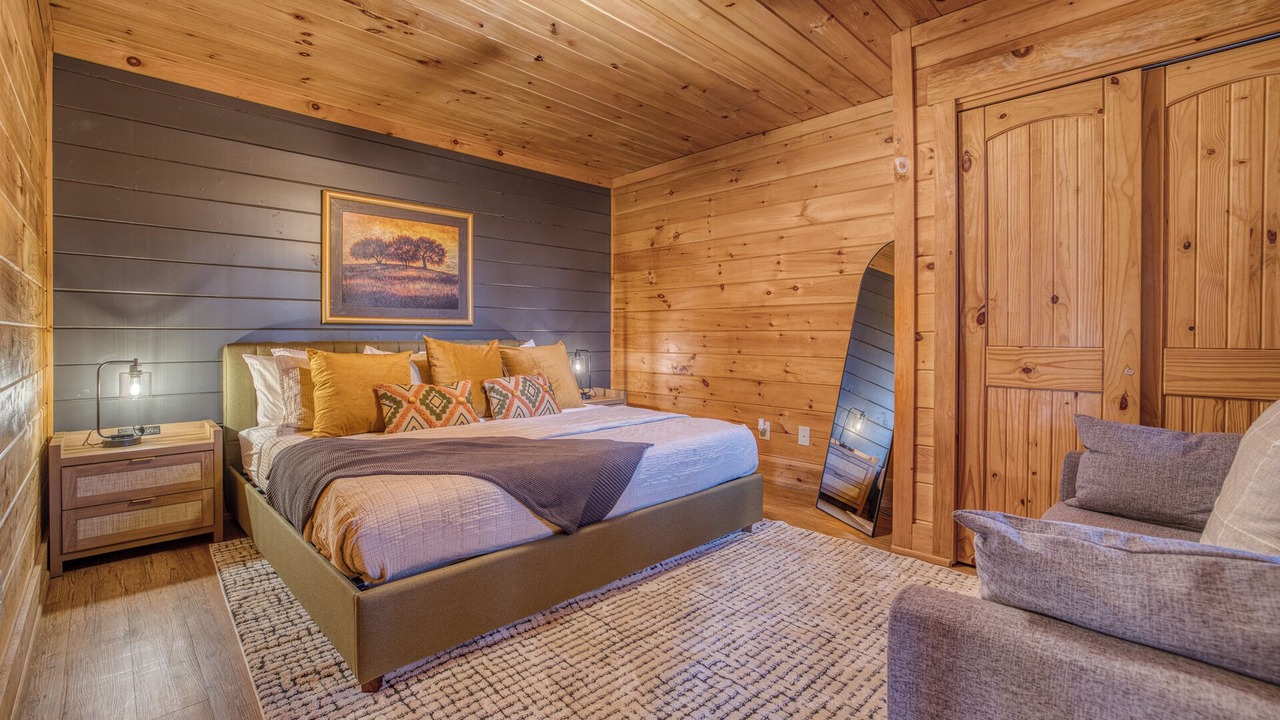 Photo of Bedroom in Talking Rock