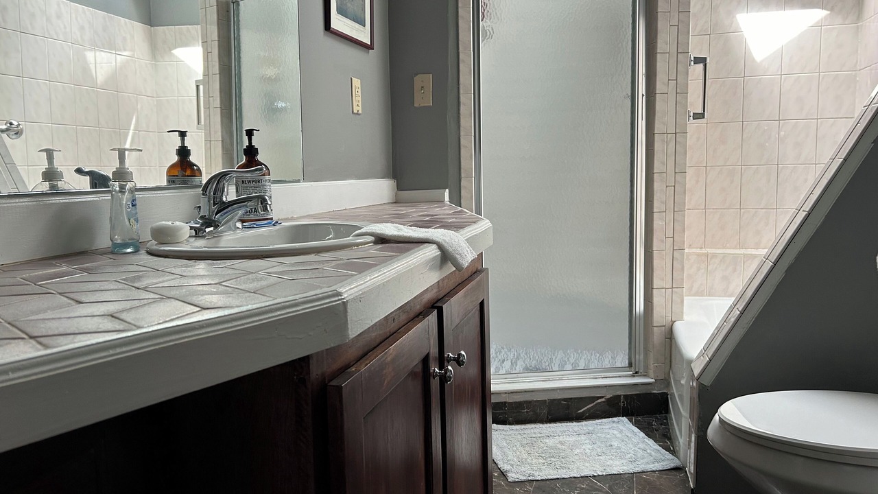 Photo of Bathroom in Point Breeze North
