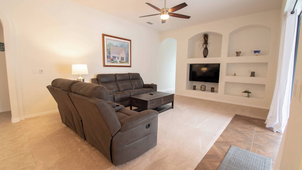 Photo of Livingroom in Legacy Park
