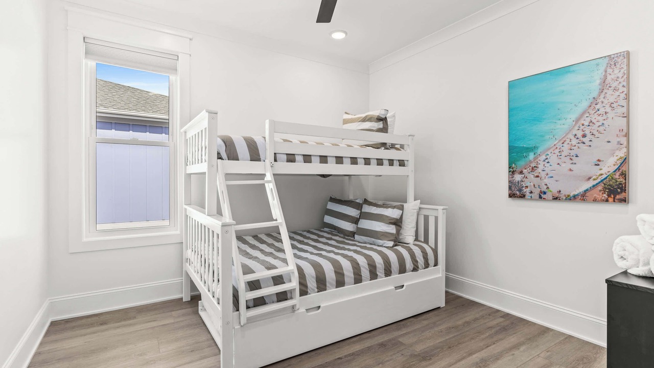 Photo of Bedroom in Long Beach