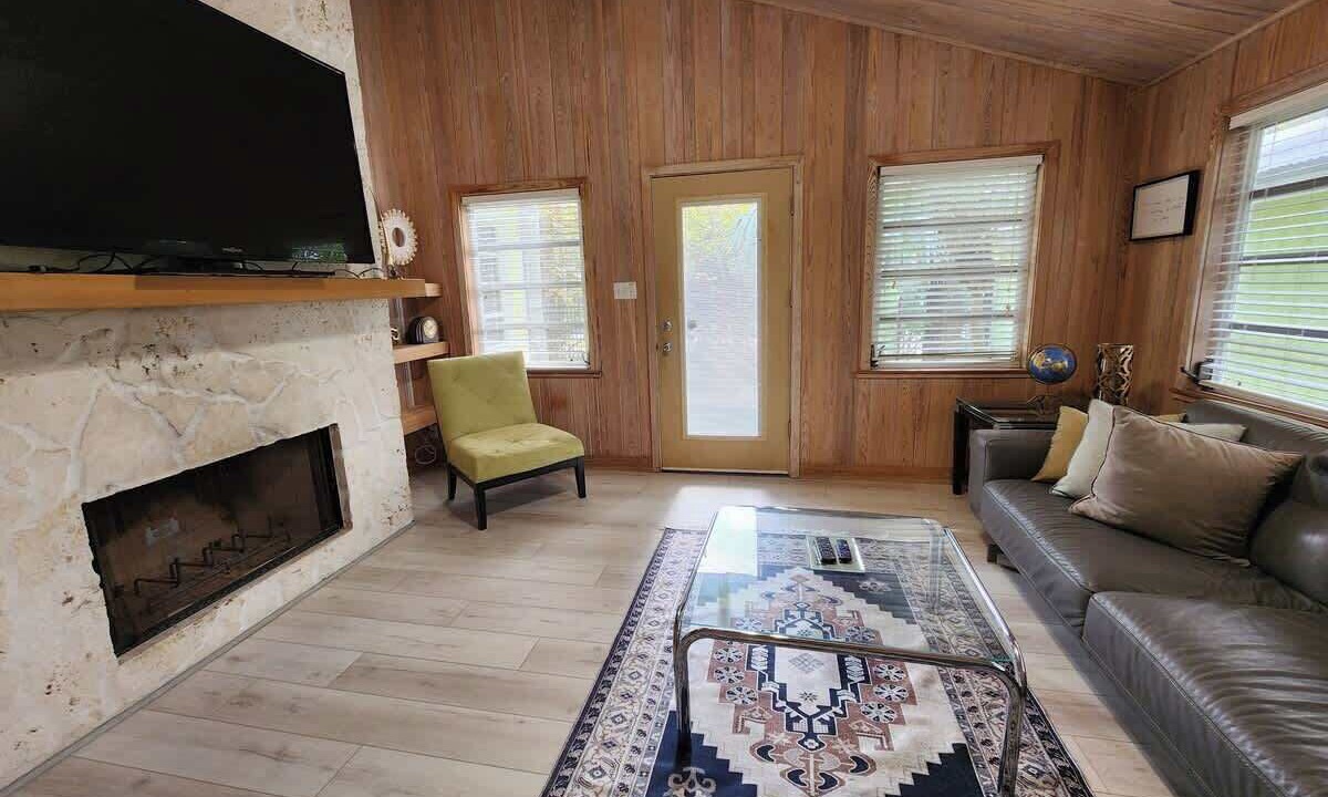 Photo of Livingroom in Bayou Oaks
