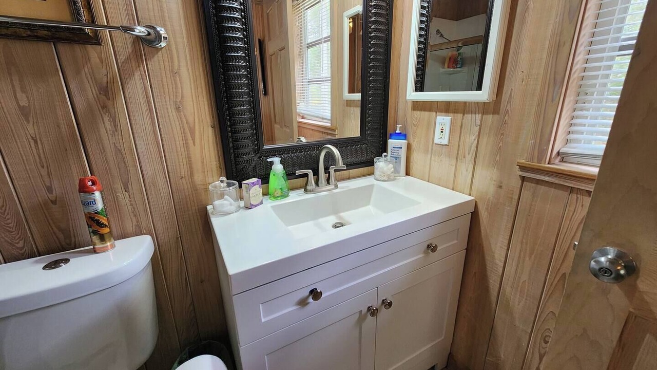 Photo of Bathroom in Bayou Oaks