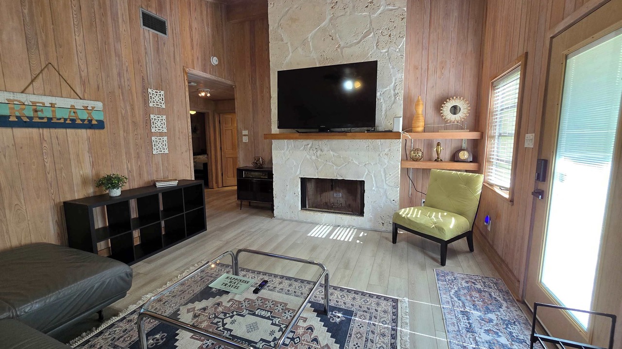Photo of Bedroom in Bayou Oaks