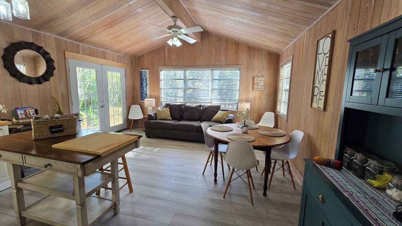 Photo of Bedroom in Bayou Oaks