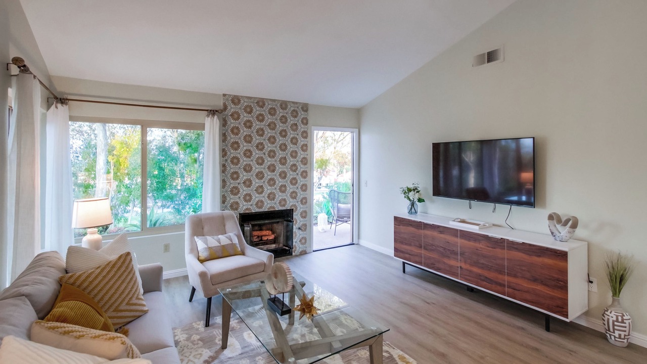 Photo of Livingroom in Rancho Bernardo