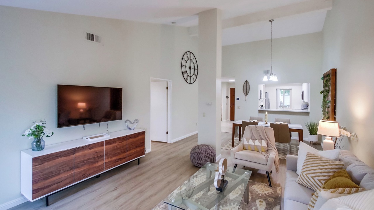 Photo of Livingroom in Rancho Bernardo