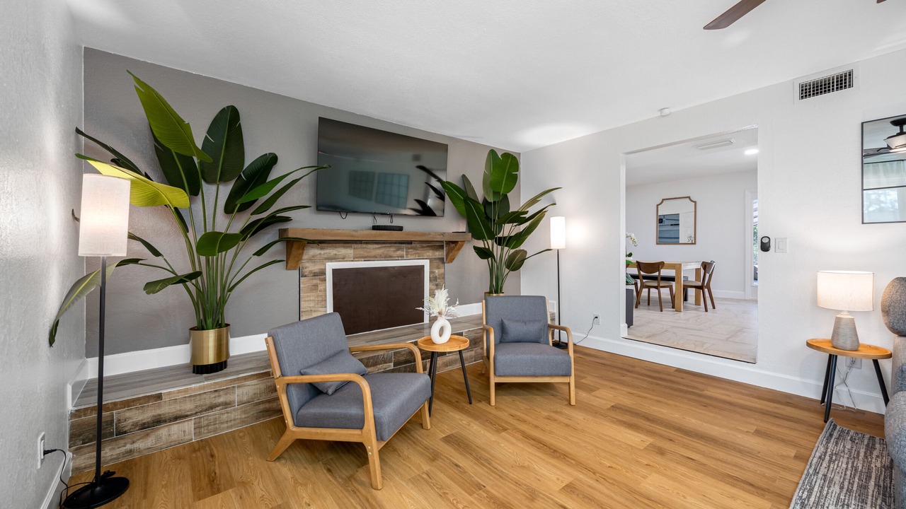 Photo of Livingroom in Westchase