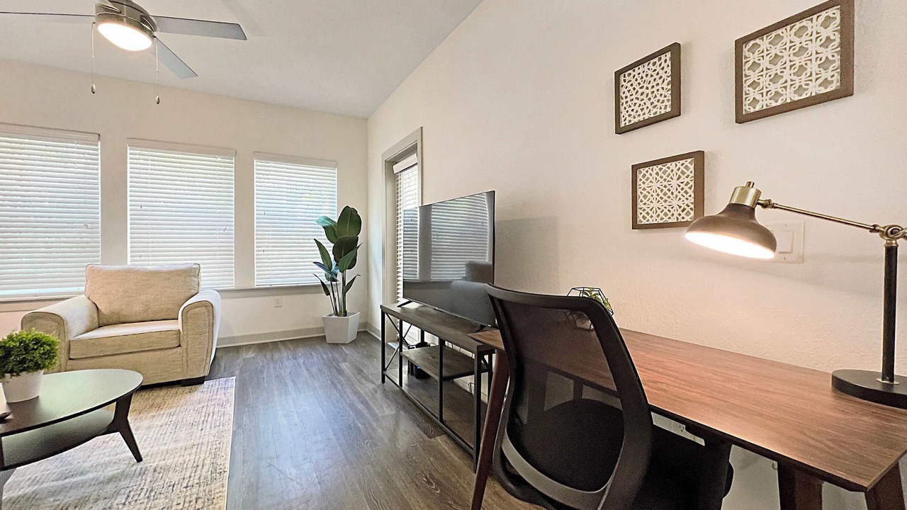 Photo of Livingroom in Carver City - Lincoln Gardens