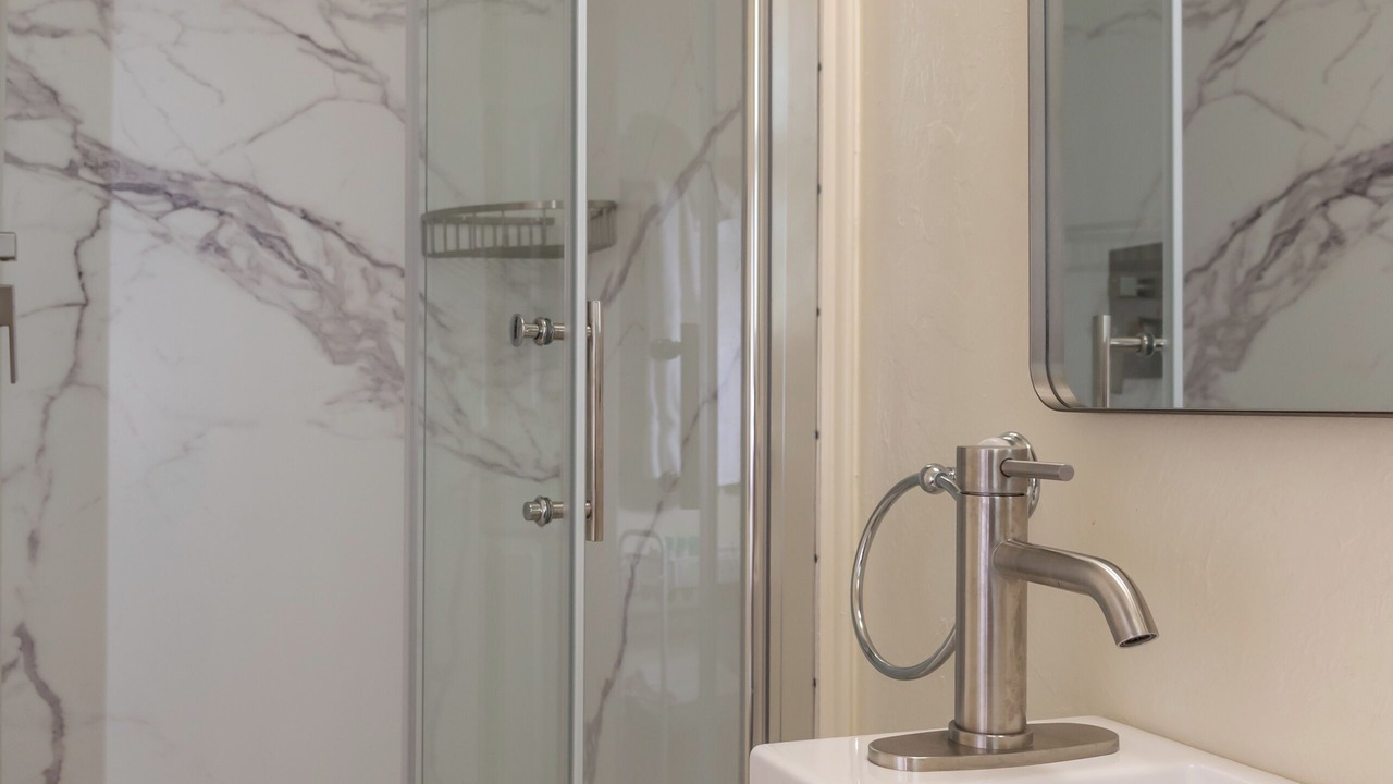 Photo of Bathroom in Mid Island