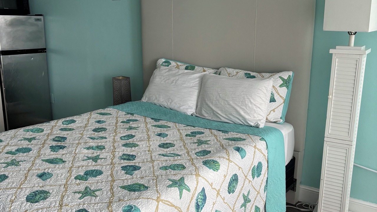 Photo of Bedroom in Bermuda Riviera