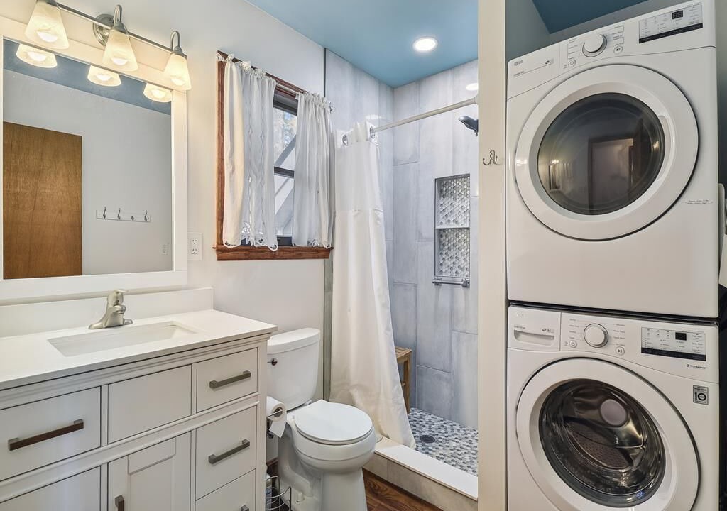 Photo of Bathroom in South Bethany Harbor