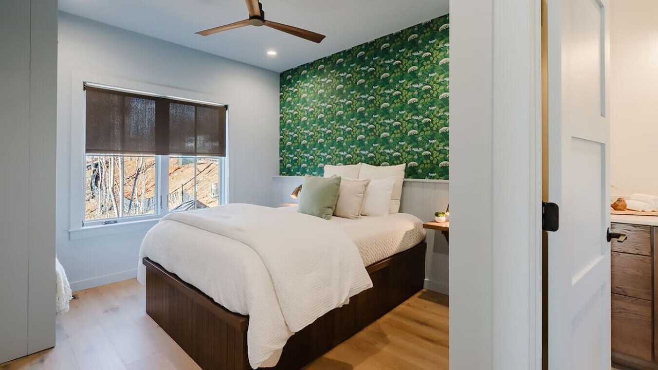 Photo of Bedroom in Old Fort