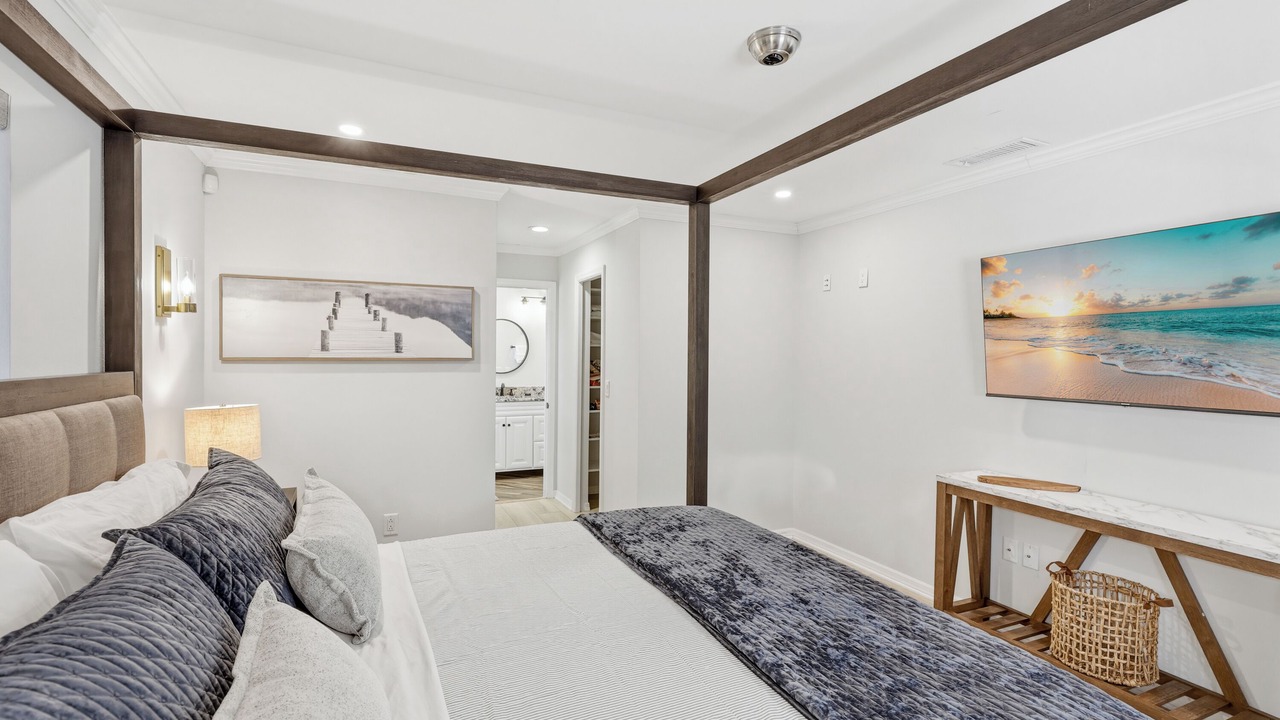 Photo of Bedroom in Lake Sarasota