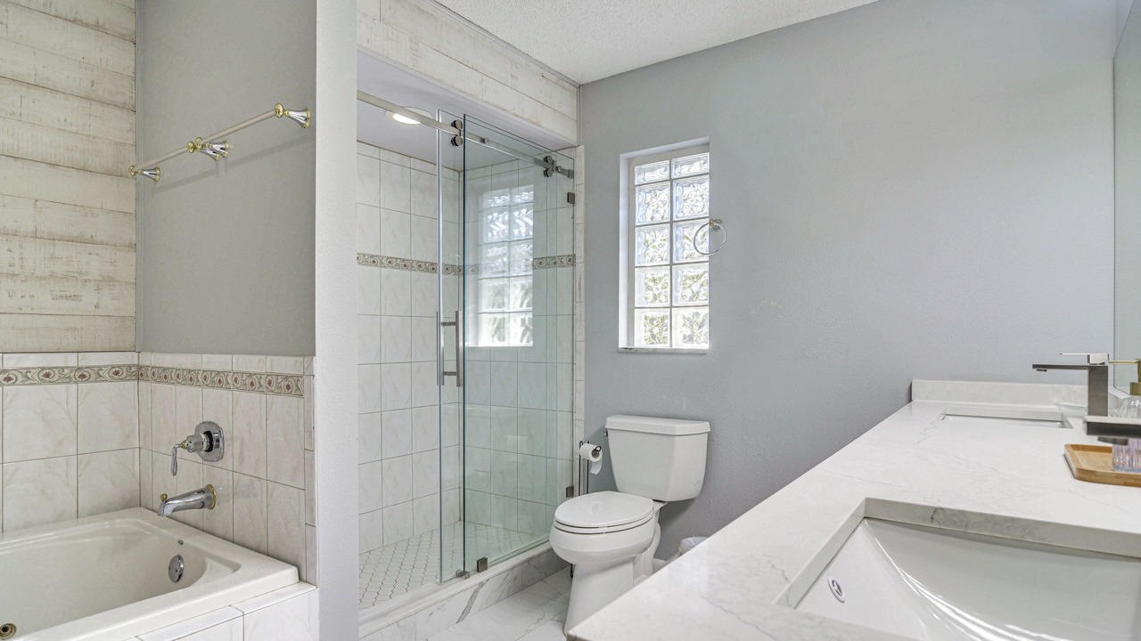 Photo of Bathroom in North Bay Hills