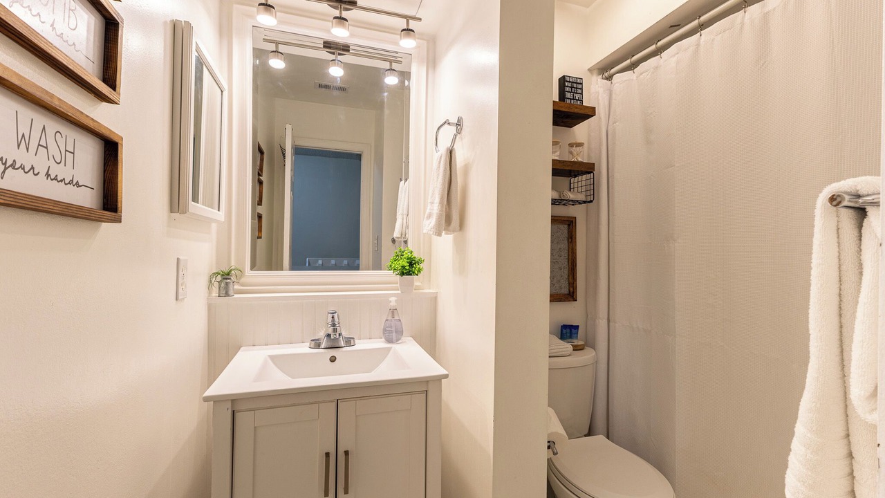Photo of Bathroom in Truckland