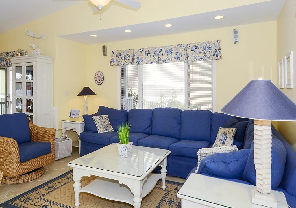 Photo of Livingroom in Sandpiper Pines