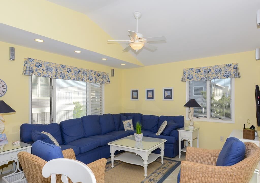 Photo of Livingroom in Sandpiper Pines