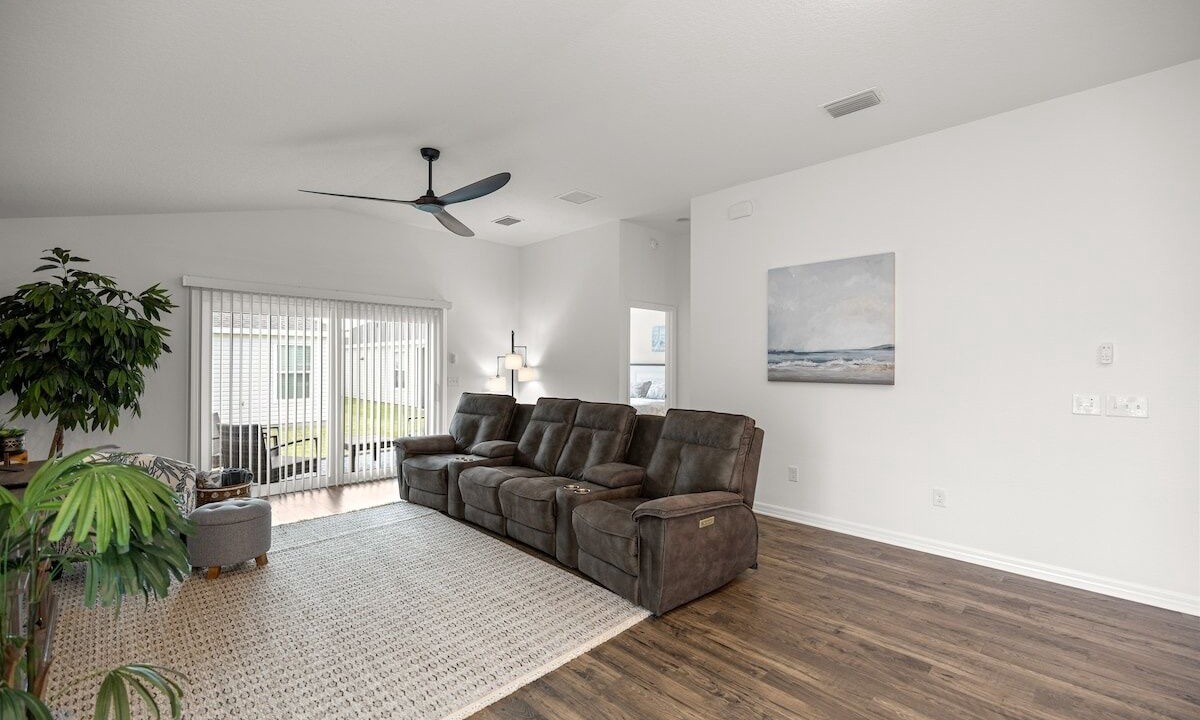 Photo of Livingroom in Sumter County
