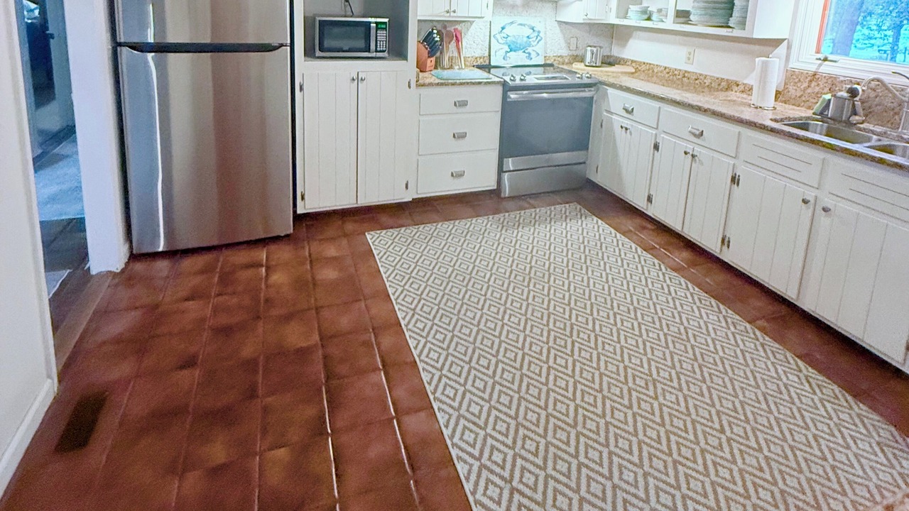 Photo of Kitchen in Pine Knoll Shores