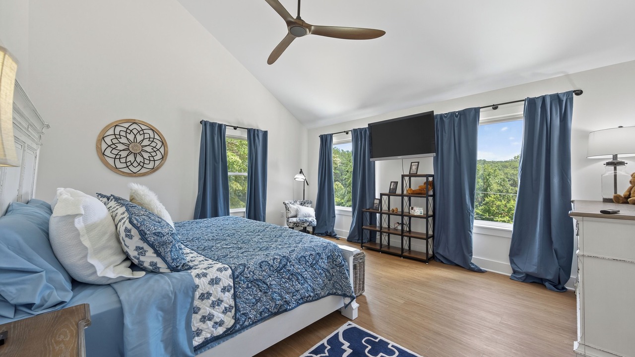 Photo of Bedroom in Dahlonega