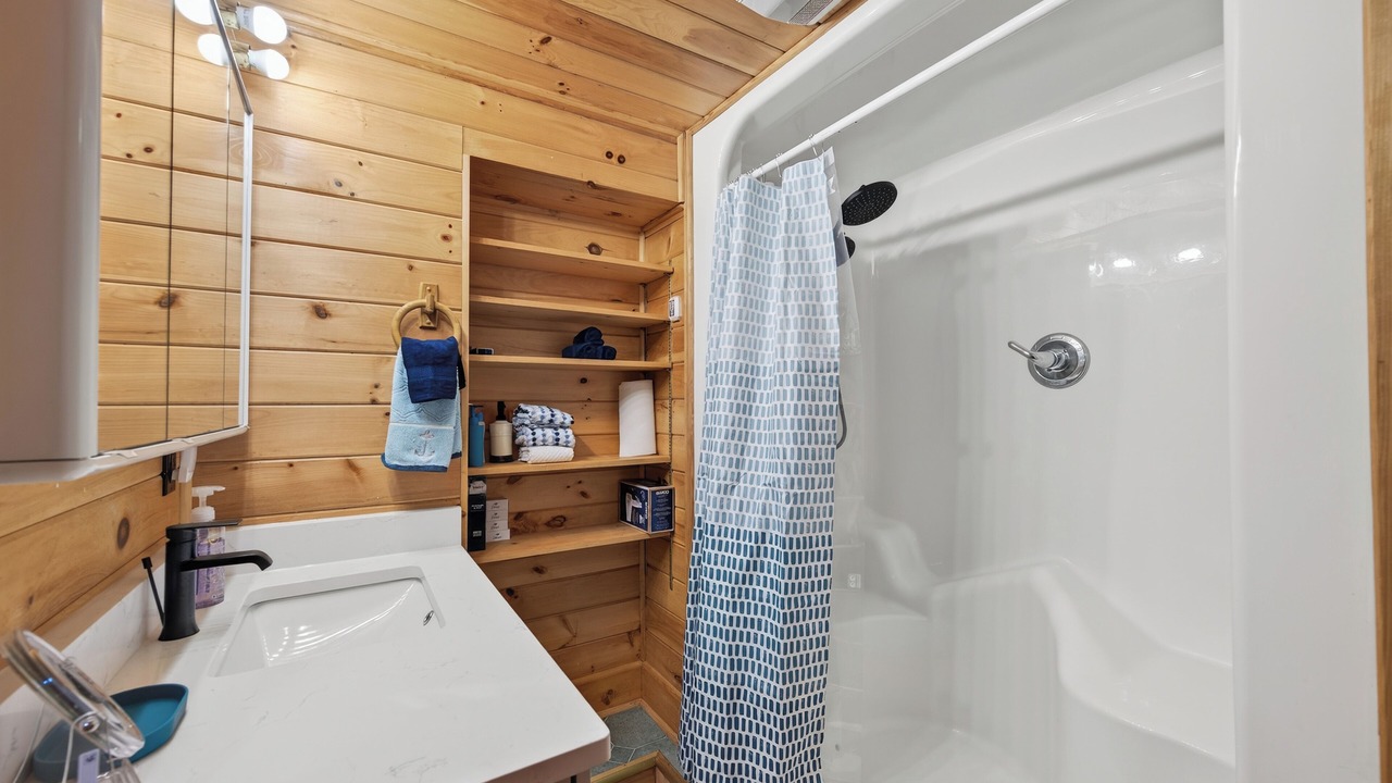 Photo of Bathroom in Dahlonega