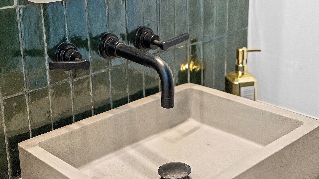 Photo of Bathroom in Victoria Park