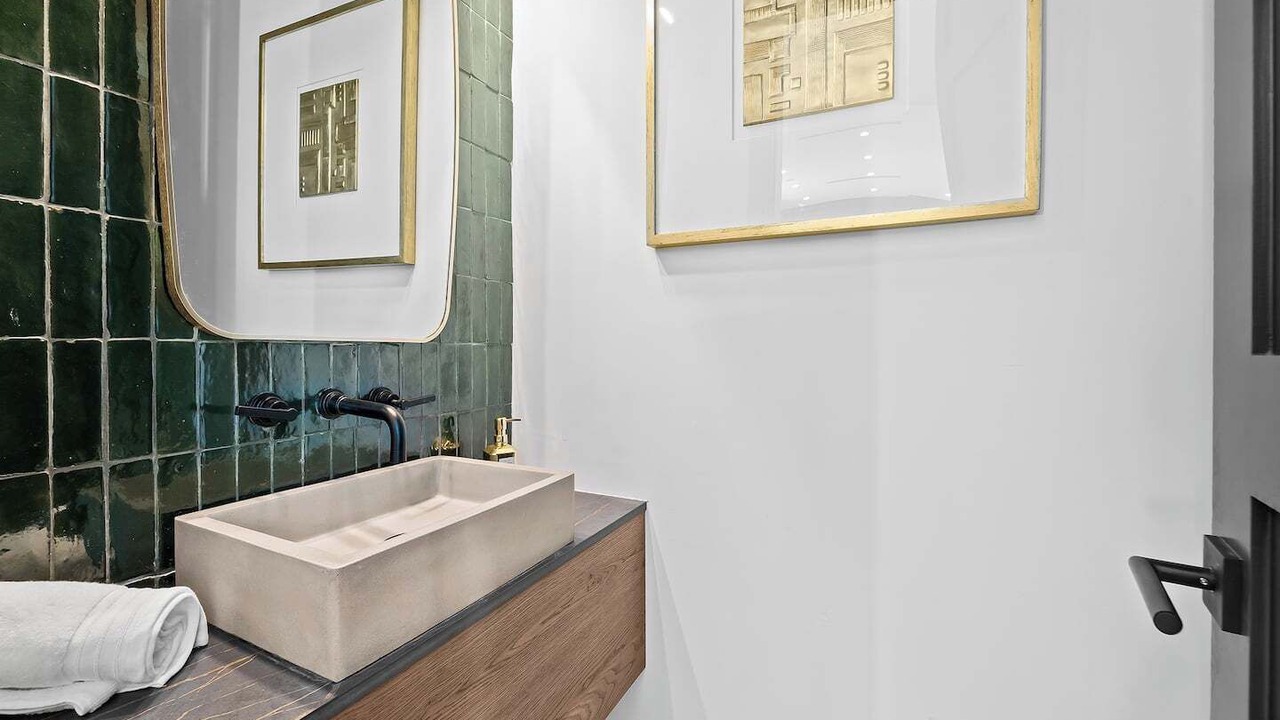 Photo of Bathroom in Victoria Park