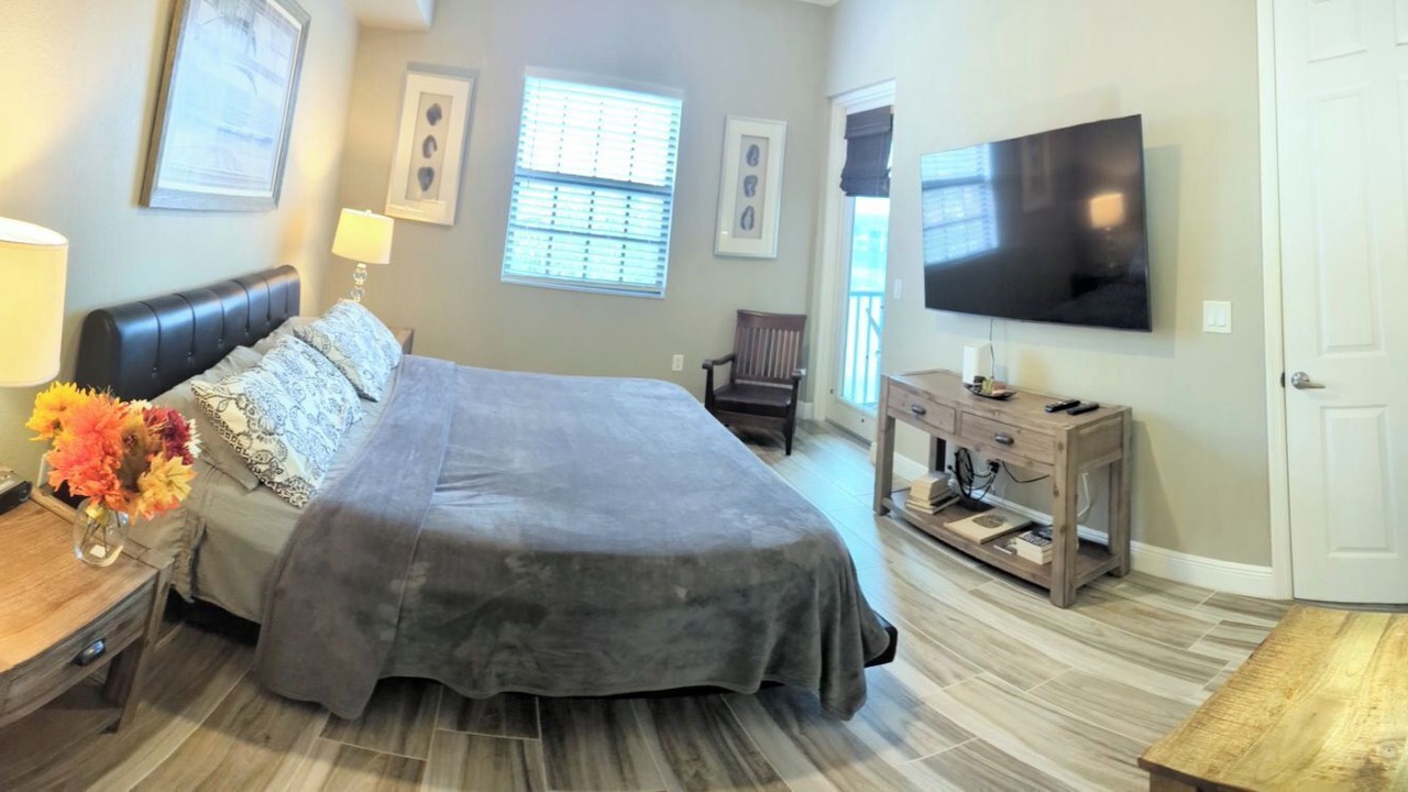 Photo of Bedroom in Cypress Lake