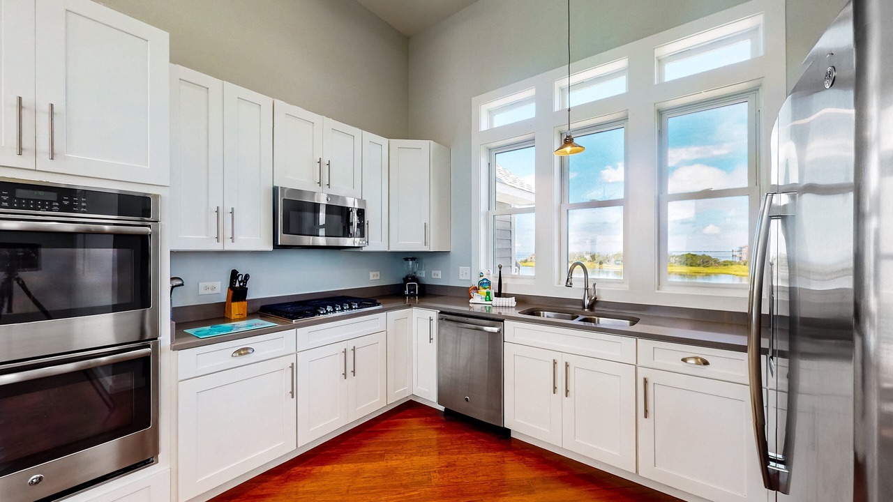 Photo of Kitchen in Brigands' Bay