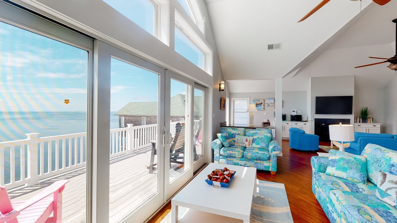 Photo of Livingroom in Brigands' Bay