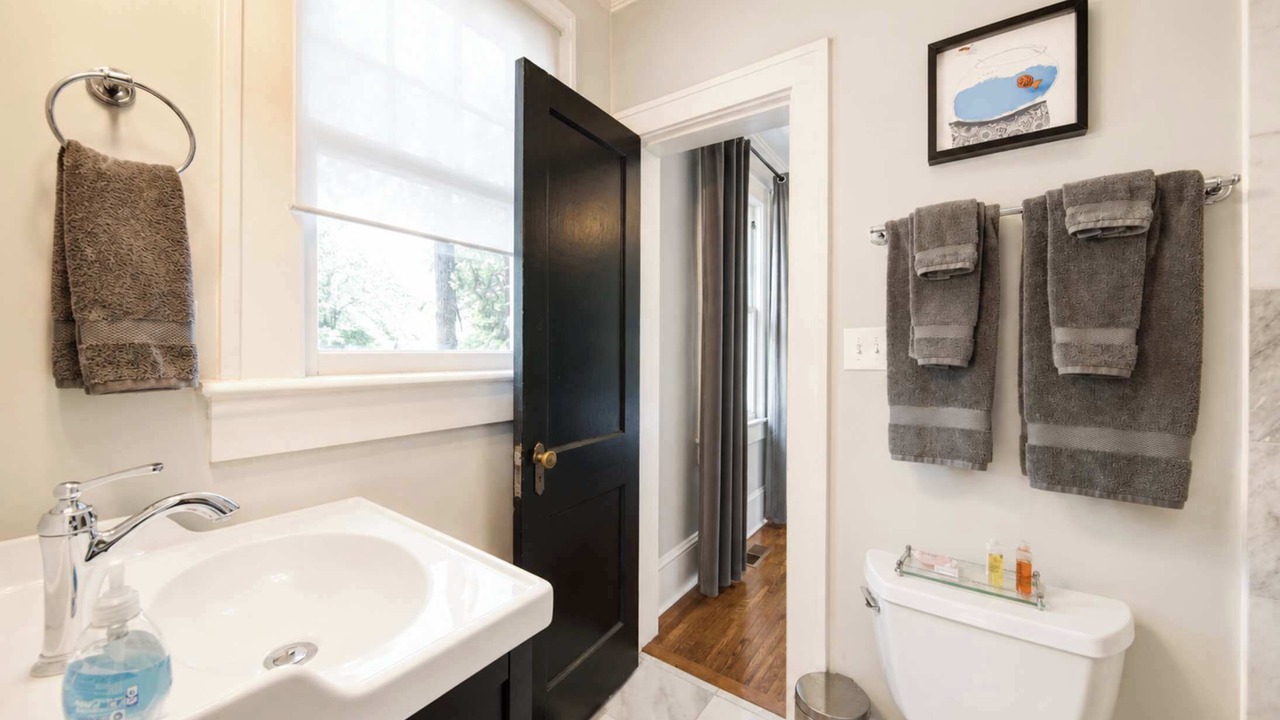 Photo of Bathroom in Cherry