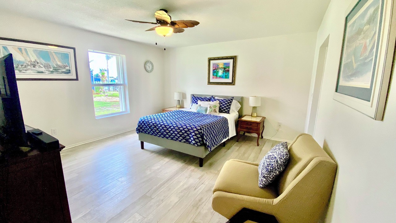 Photo of Bedroom in Edgewater
