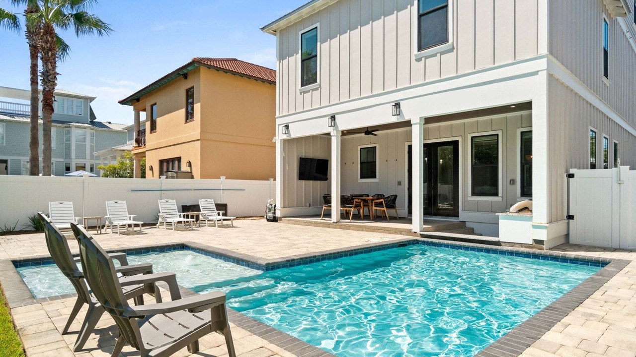 Photo of Outdoor in Emerald Waters Village