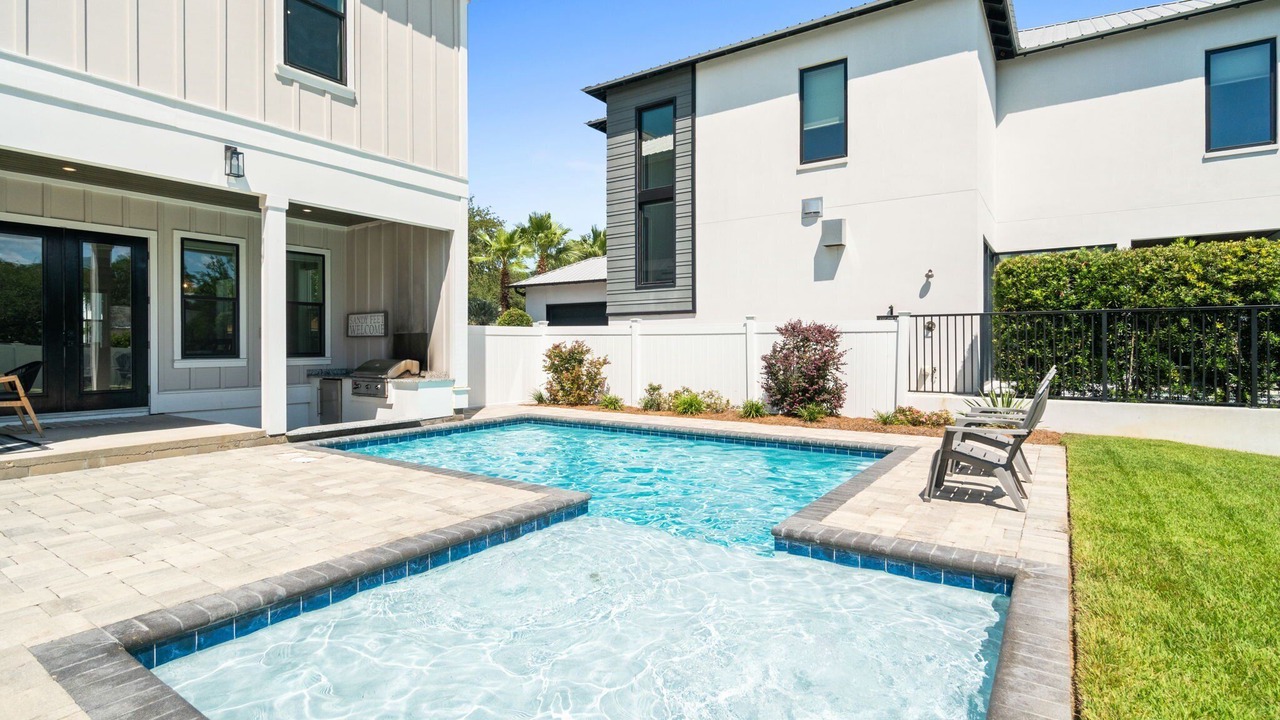 Photo of Outdoor in Emerald Waters Village